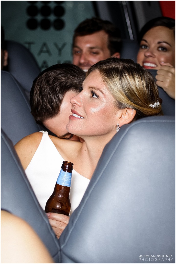 Wedding photography on main street bridge in Columbus, Ohio_0002