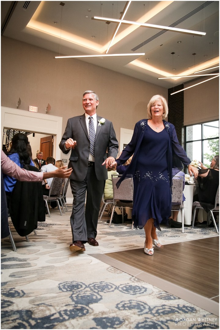 Wedding portriats on the Main Street Bridge in Columbus, Ohio