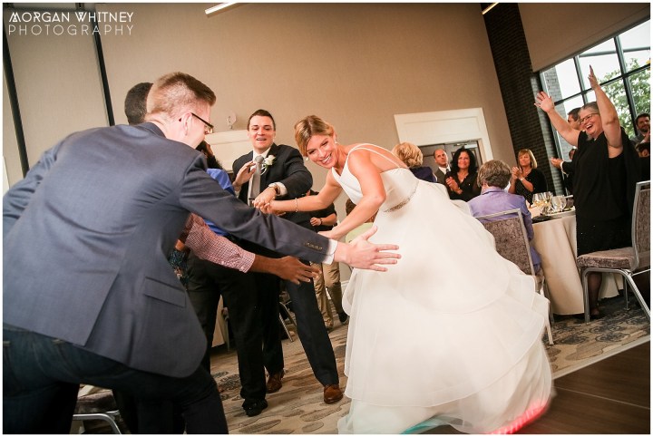 Wedding portriats on the Main Street Bridge in Columbus, Ohio