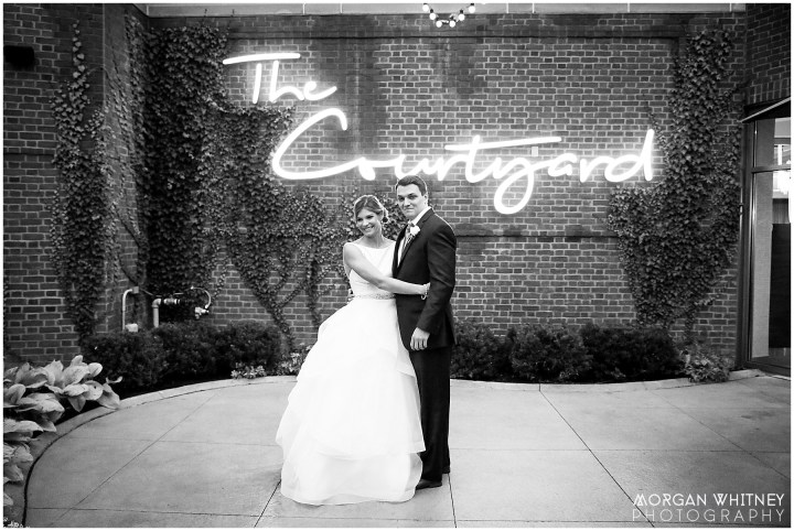 Wedding portriats on the Main Street Bridge in Columbus, Ohio