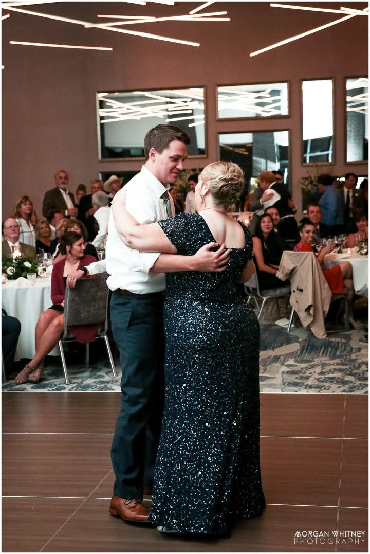 Wedding portriats on the Main Street Bridge in Columbus, Ohio